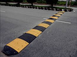 Gờ Giảm Tốc Cao Su Giảm Xóc Hiệu Quả, Độ Bền Vượt Trội, Dễ Thi Công